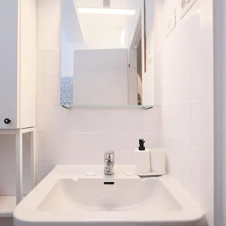 Tuscolana White شقة روما